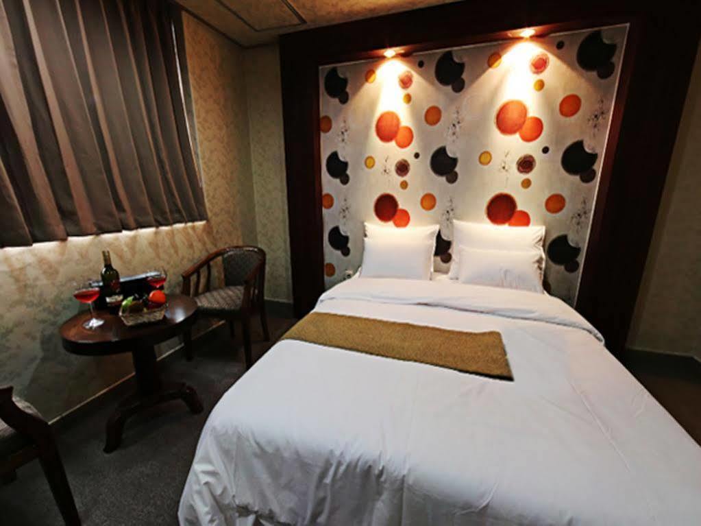 Uijeongbu Tourist Hotel Екстериор снимка